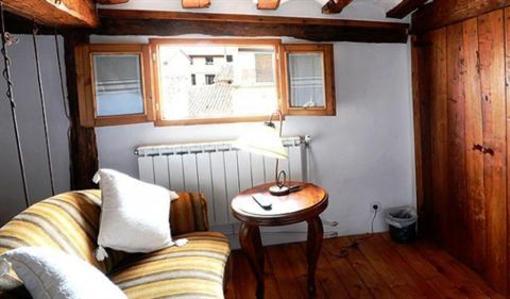 фото отеля Casa Rural Los Colmenares Cuzcurrita De Rio Tiron