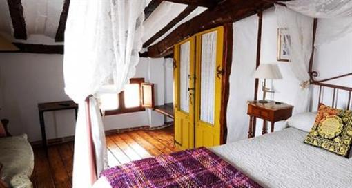 фото отеля Casa Rural Los Colmenares Cuzcurrita De Rio Tiron