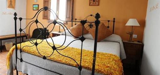 фото отеля Casa Rural Los Colmenares Cuzcurrita De Rio Tiron