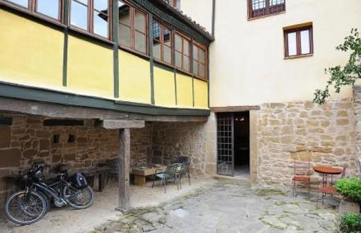 фото отеля Casa Rural Los Colmenares Cuzcurrita De Rio Tiron