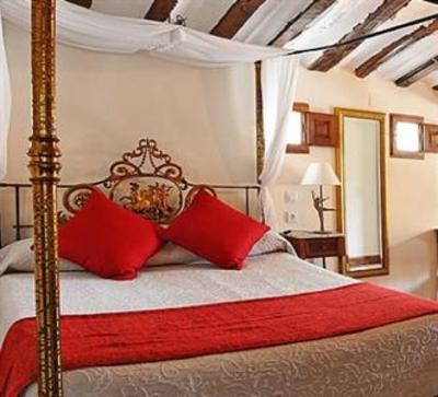 фото отеля Casa Rural Los Colmenares Cuzcurrita De Rio Tiron