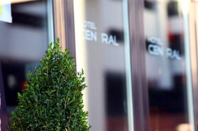 фото отеля Hotel Central Lyon Perache