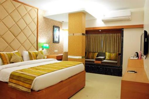 фото отеля The Silver Leaf Hotel