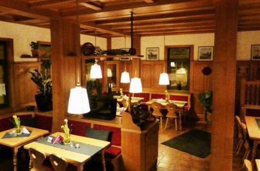 фото отеля Gasthof-Hotel Madler