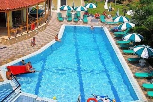 фото отеля Amoudi Studios Apartments Hotel