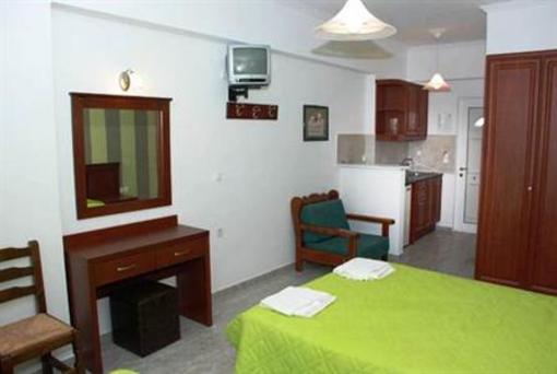 фото отеля Amoudi Studios Apartments Hotel