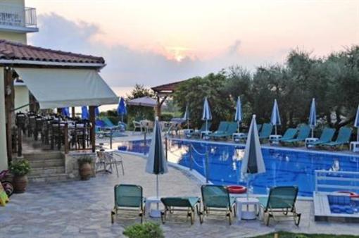 фото отеля Amoudi Studios Apartments Hotel
