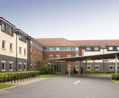 фото отеля Premier Inn Shepiston London