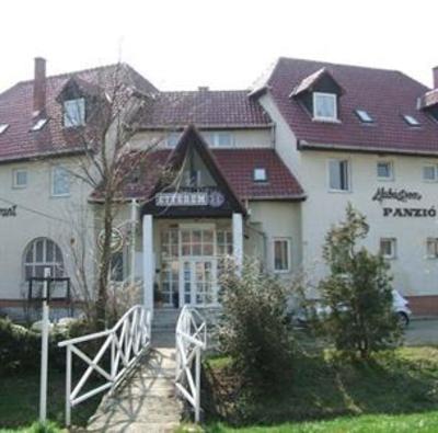 фото отеля Alabastrom Panzio Es Etterem