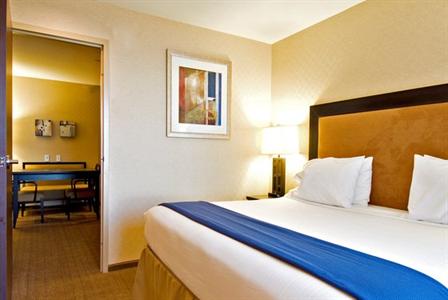 фото отеля Holiday Inn Express Hotel & Suites Riverport