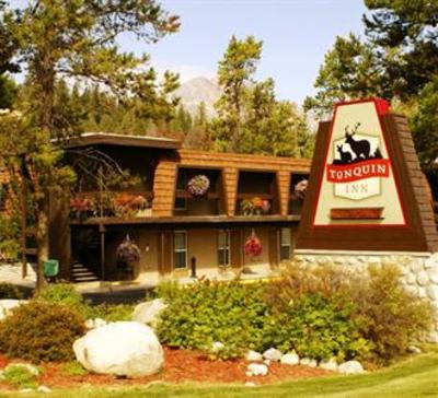 фото отеля Tonquin Inn