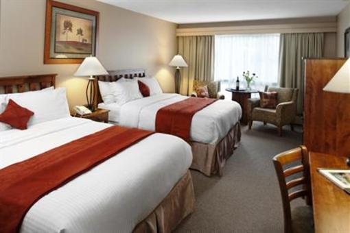 фото отеля Tonquin Inn