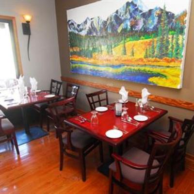 фото отеля Tonquin Inn