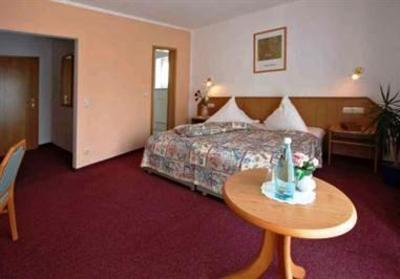 фото отеля Hotel & Restaurant Zur Linde