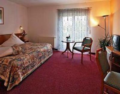 фото отеля Hotel & Restaurant Zur Linde