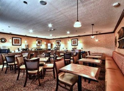 фото отеля Christopher Inn & Suites