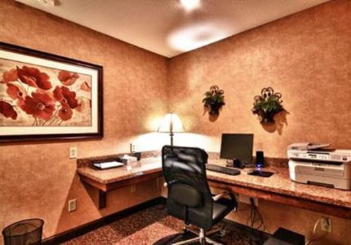 фото отеля Christopher Inn & Suites
