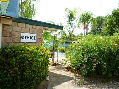 фото отеля Palm Court Backpackers