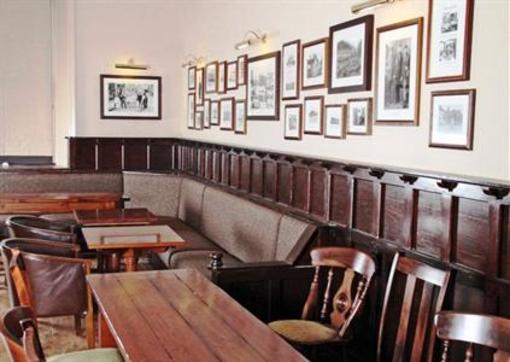 фото отеля The Golden Lion Hotel Settle