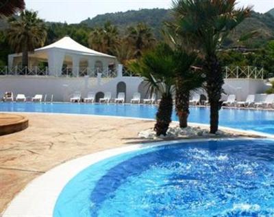 фото отеля Cala Petrosa Resort