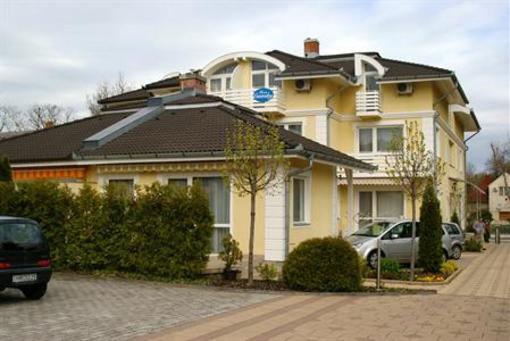 фото отеля Hotel Haus Csanaky