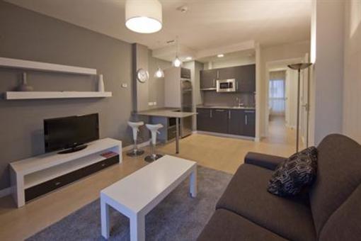 фото отеля Irenaz Vitoria Apartments