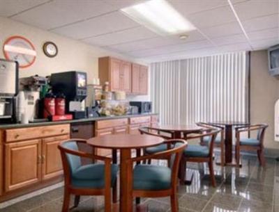 фото отеля Howard Johnson Inn Gillette