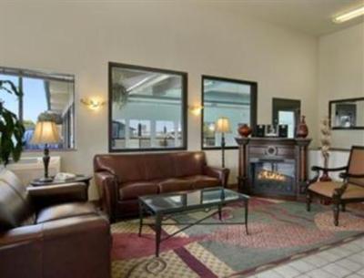 фото отеля Super 8 Moses Lake