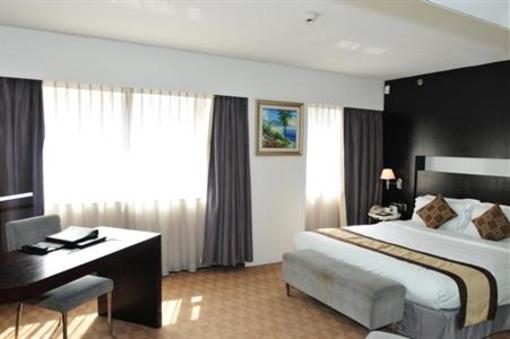 фото отеля Hotel Beverly Plaza