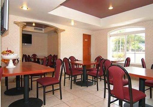 фото отеля Comfort Suites - Marina