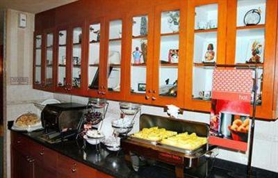 фото отеля Econo Lodge Inn & Suites University