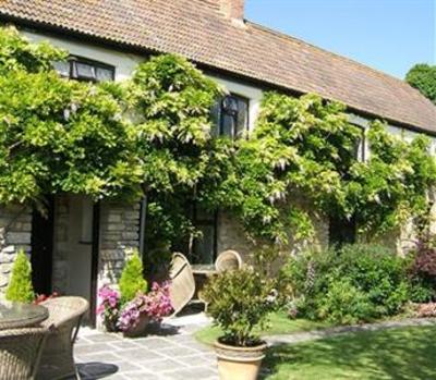 фото отеля Burton Row Farmhouse