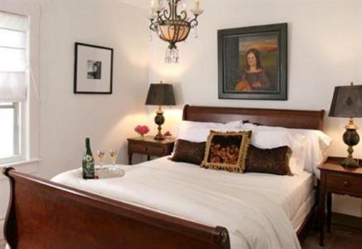 фото отеля Delaware Inn at Rehoboth Bed & Breakfast