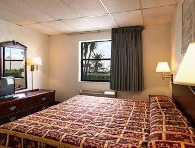 фото отеля Super 8 Motel Pompano Beach
