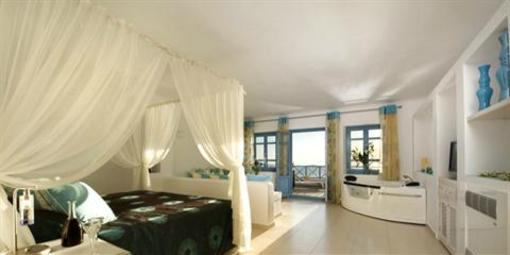 фото отеля Absolute Bliss Imerovigli Suites