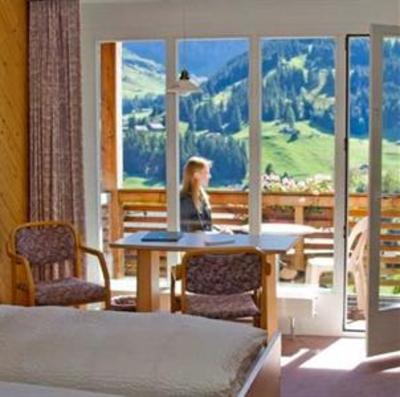 фото отеля Hotel Hari im Schlegeli