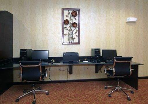 фото отеля Comfort Suites Elkton