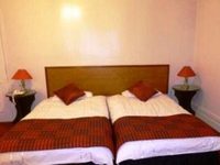 Wards Hotel & Restaurant Kaz