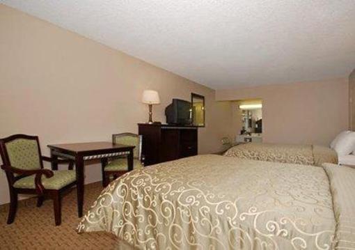 фото отеля Clarion Inn Pueblo