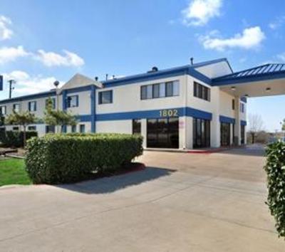 фото отеля Days Inn & Suites Round Rock