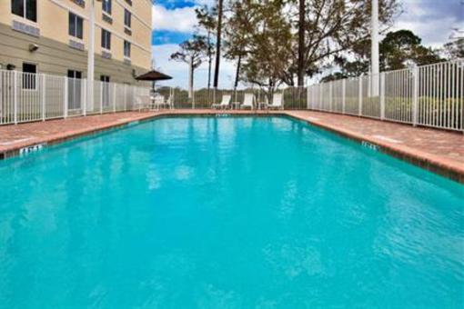 фото отеля Holiday Inn Express Hotel & Suites Palm Bay