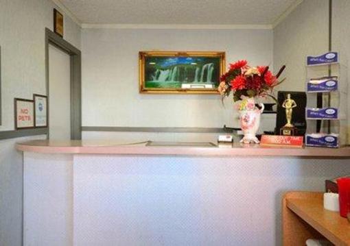 фото отеля Econo Lodge East Port