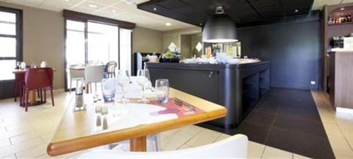 фото отеля Campanile Aix-en-Provence Ouest Jas de Bouffan Hotel