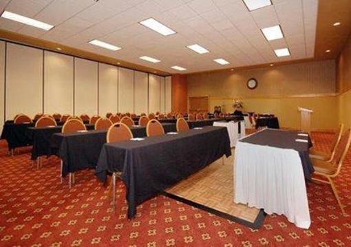 фото отеля Sleep Inn & Suites Conference Center