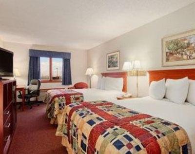 фото отеля Baymont Inn & Suites Pella
