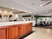 Baymont Inn & Suites Pella