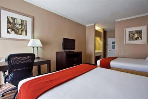 фото отеля Holiday Inn Express St. Simon's Island