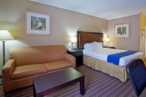 фото отеля Holiday Inn Express St. Simon's Island