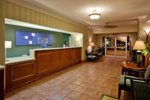 фото отеля Holiday Inn Express St. Simon's Island