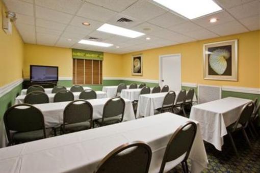 фото отеля Holiday Inn Express St. Simon's Island